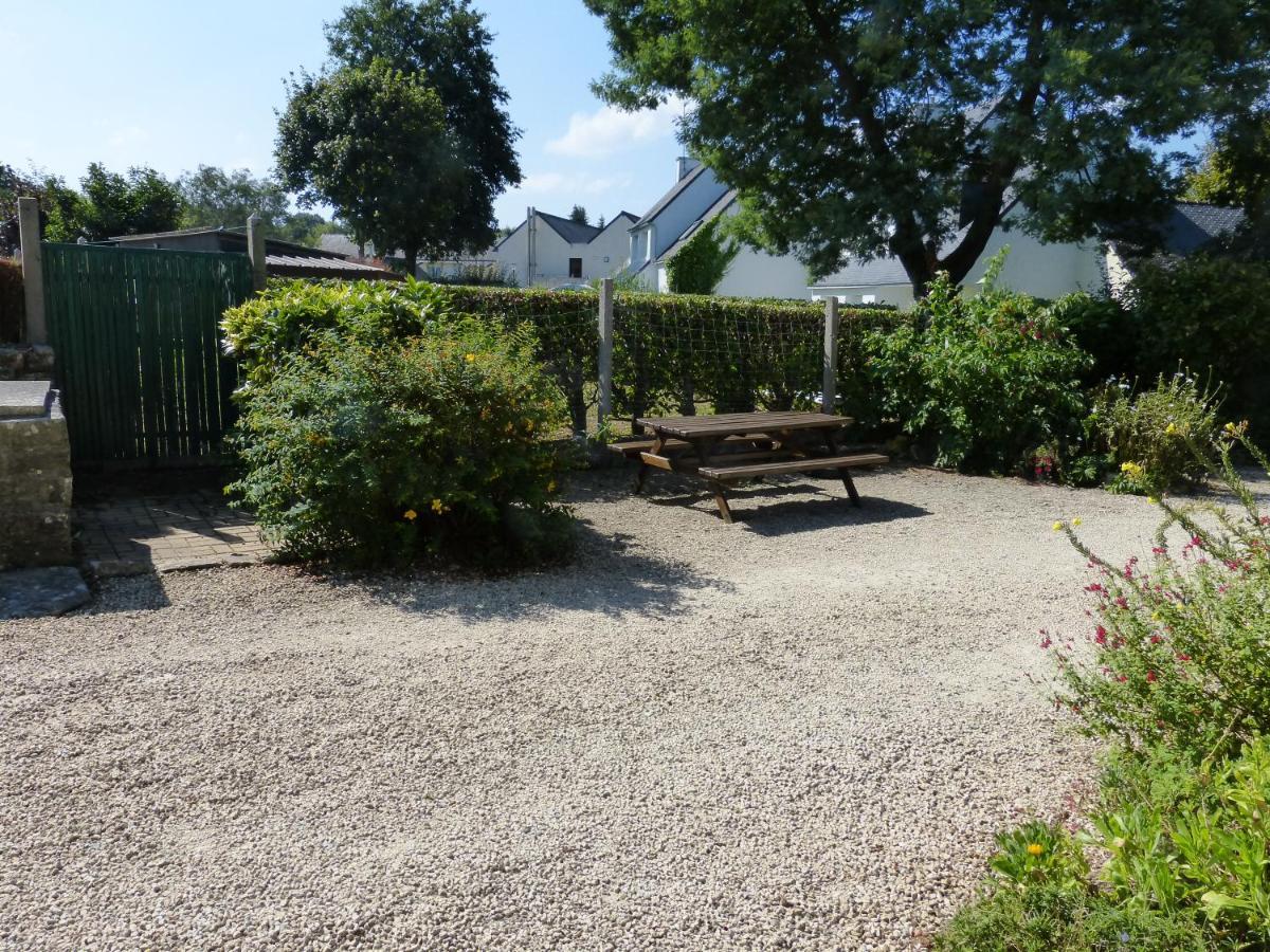 Sue'S Cottages Pleuven 外观 照片