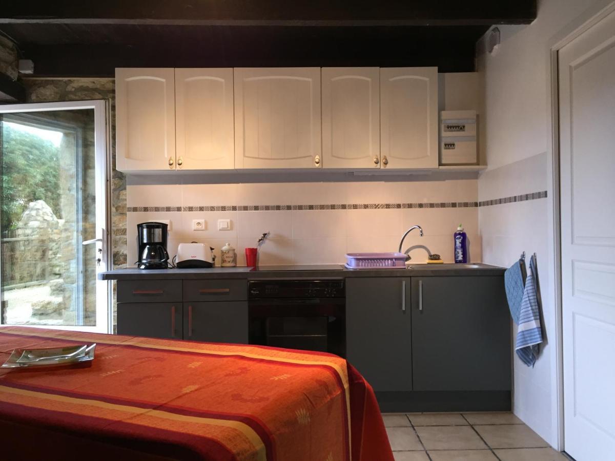 Sue'S Cottages Pleuven 外观 照片