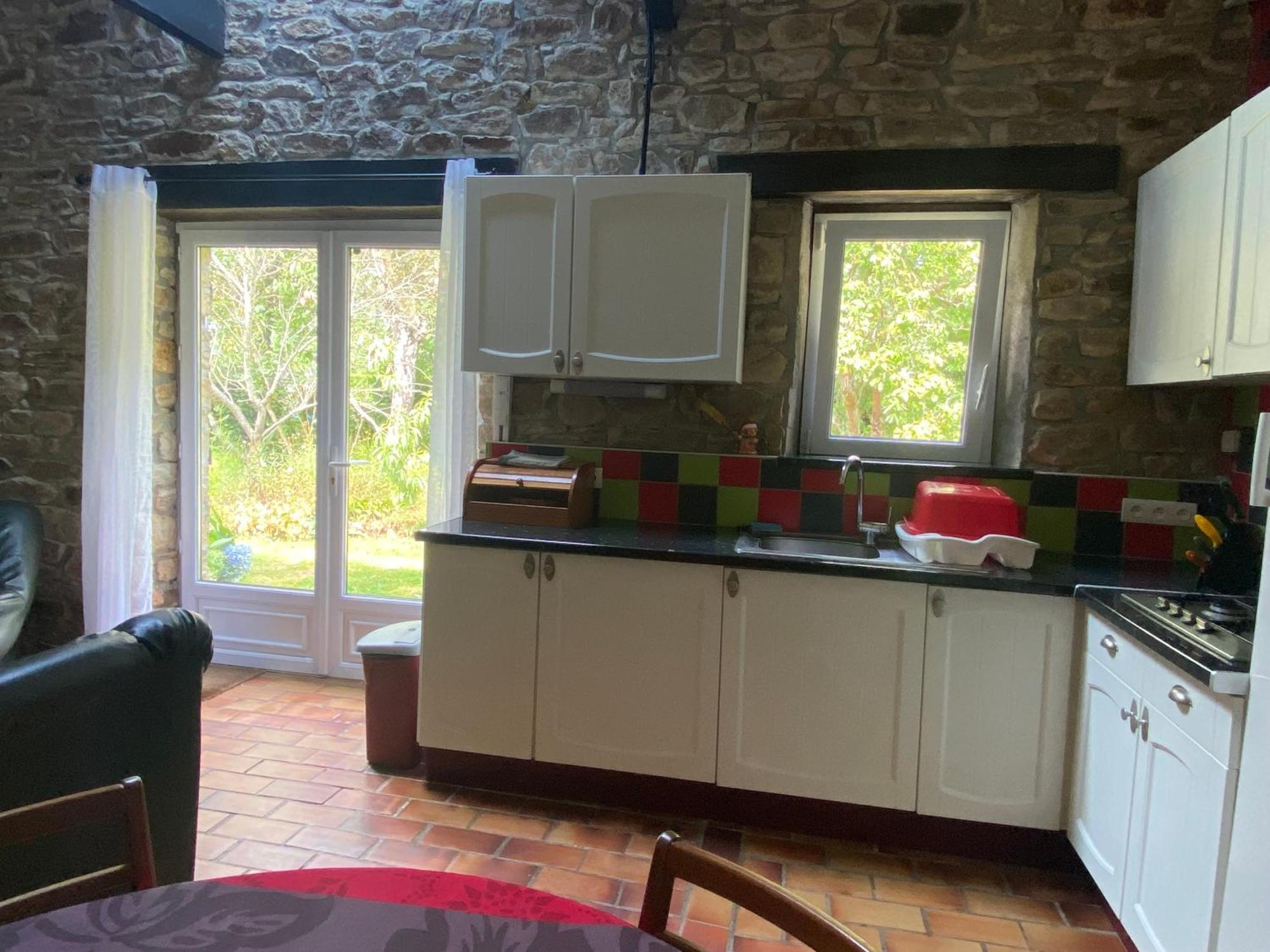 Sue'S Cottages Pleuven 外观 照片