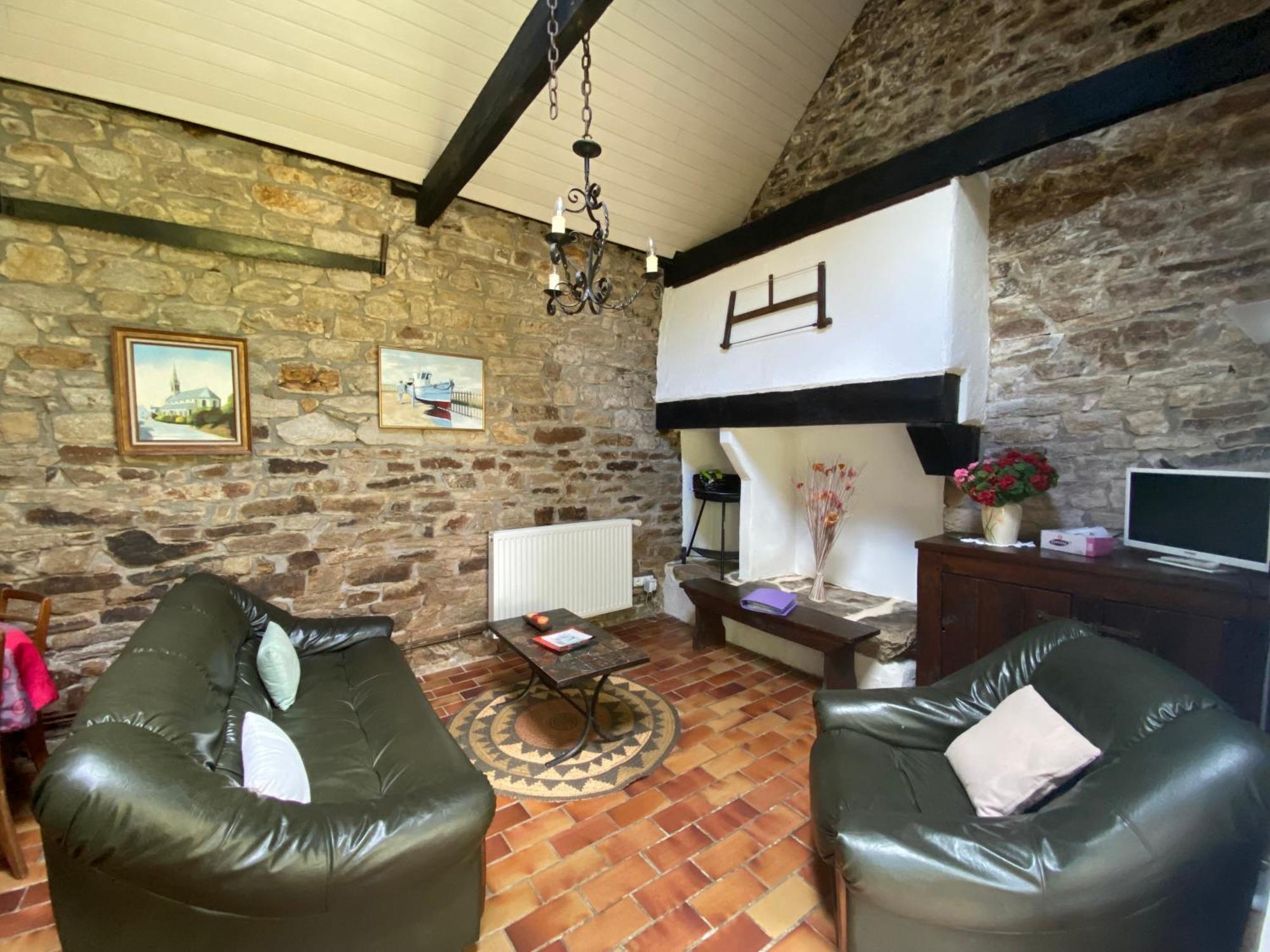 Sue'S Cottages Pleuven 外观 照片