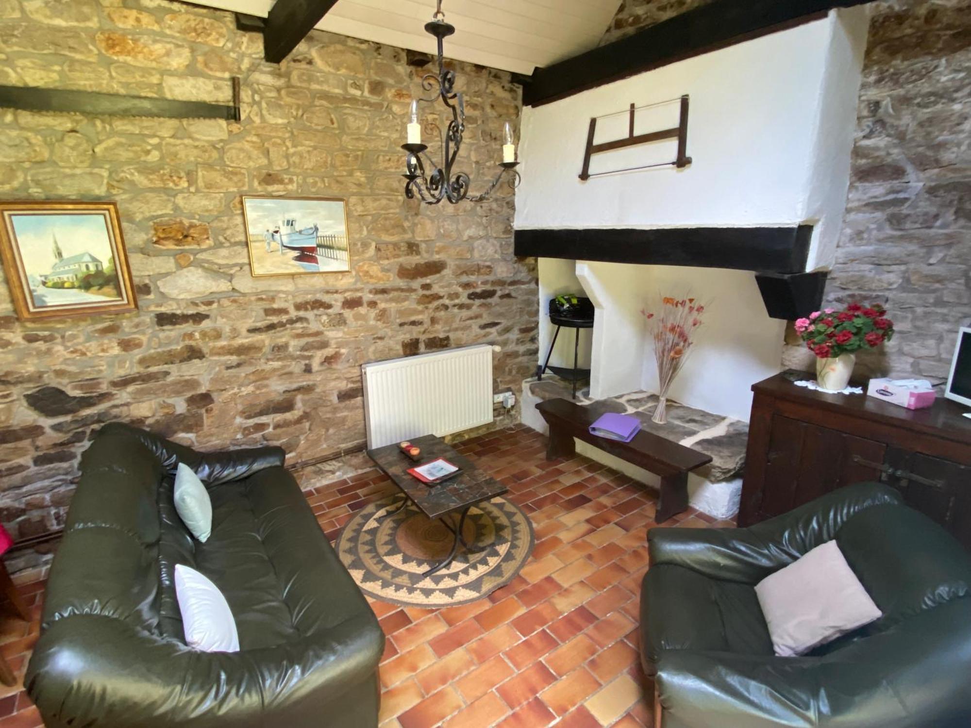 Sue'S Cottages Pleuven 外观 照片