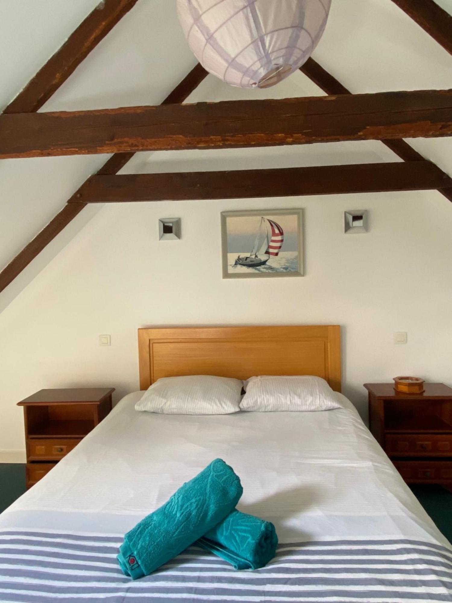 Sue'S Cottages Pleuven 外观 照片