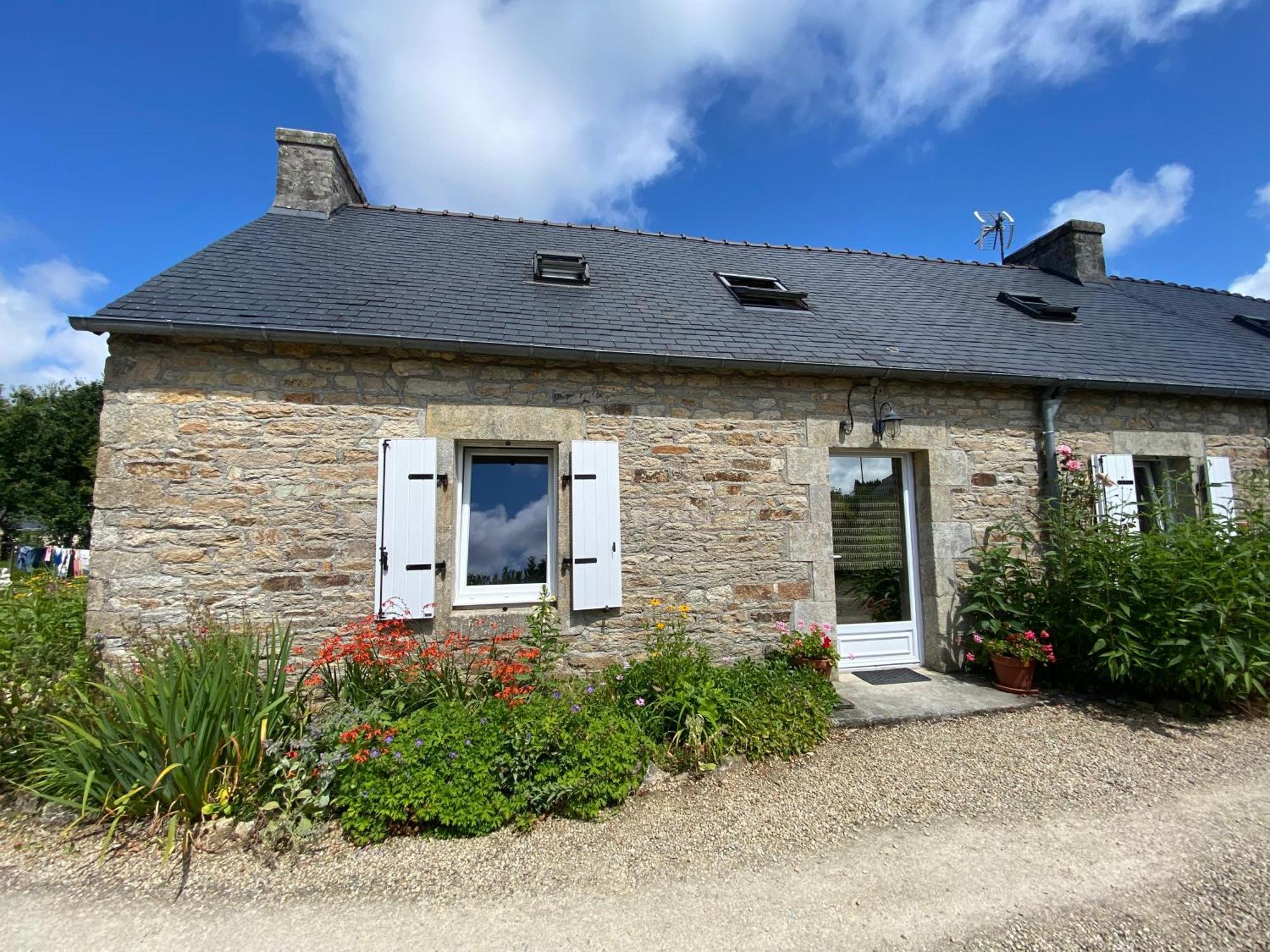 Sue'S Cottages Pleuven 外观 照片