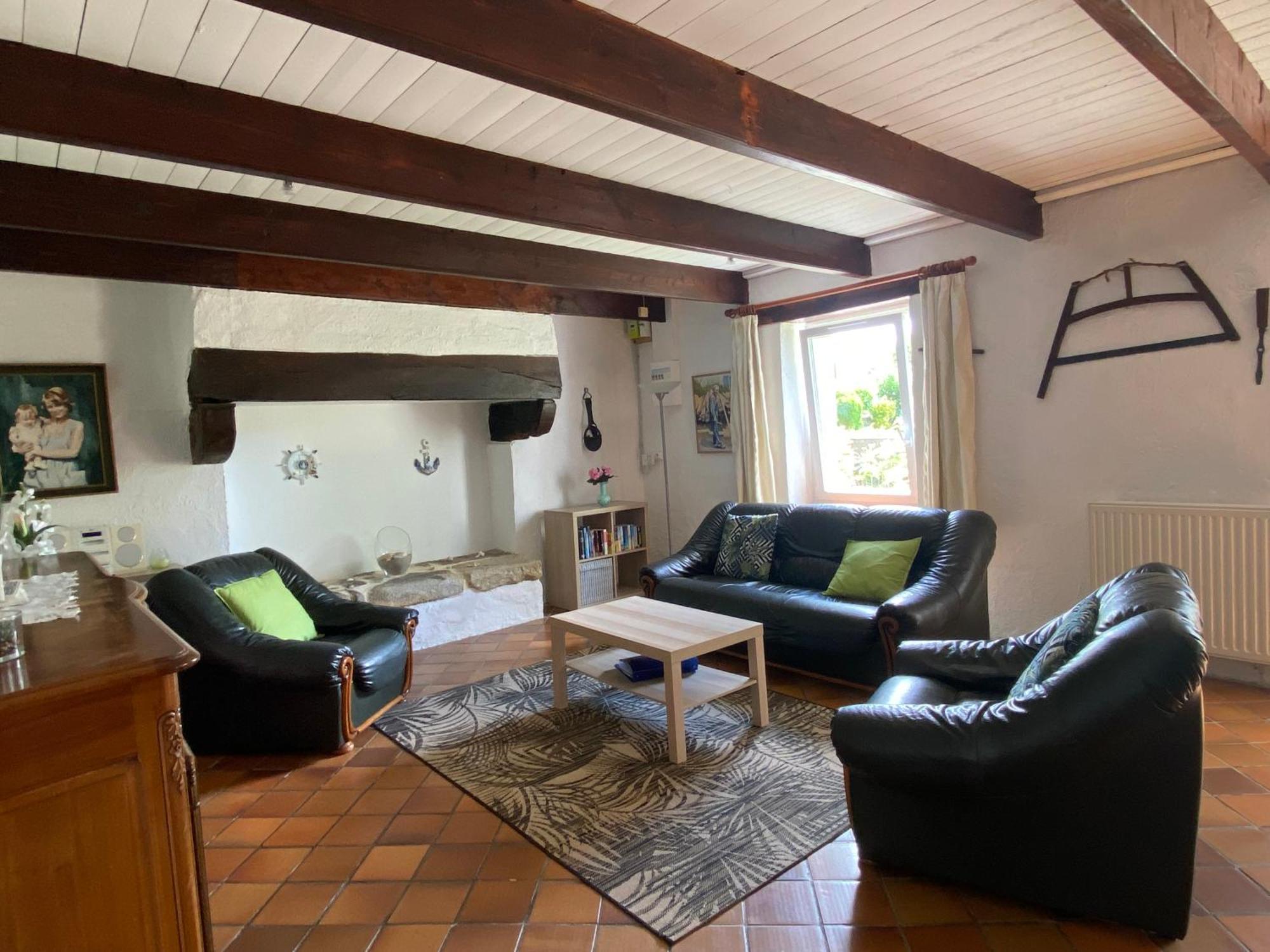 Sue'S Cottages Pleuven 外观 照片